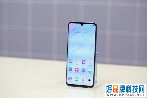 中兴Blade 20 Pro 5G：让人惊喜的轻薄5G体验