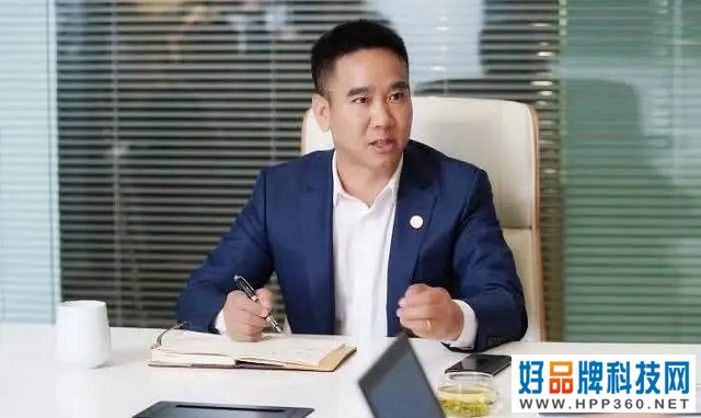 陈小英：申通快递创始人，146亿卖给马云后，又靠雨伞赚上百亿