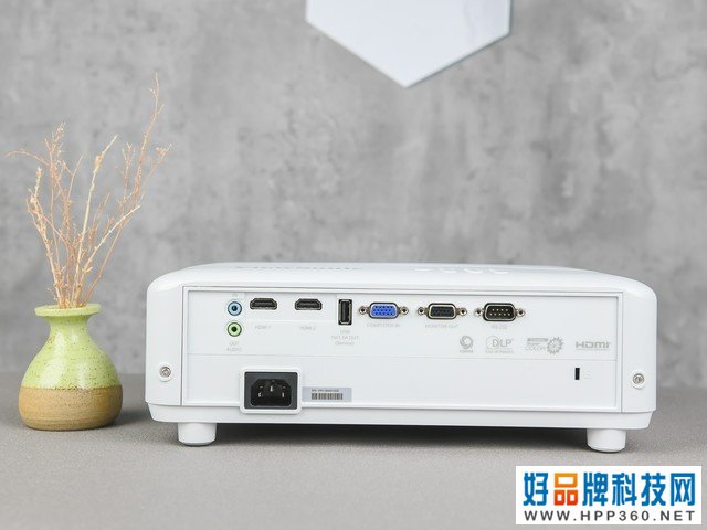 1080P入门正好 买家用投影机3000元就够 