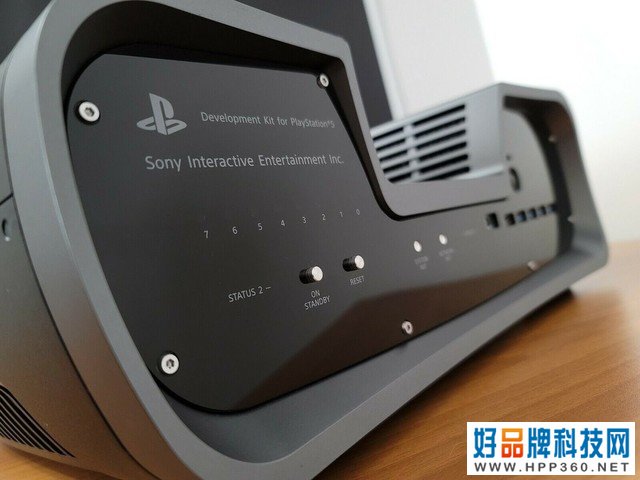 PS5原型机惊现二手拍卖网站 网友：比真机漂亮 